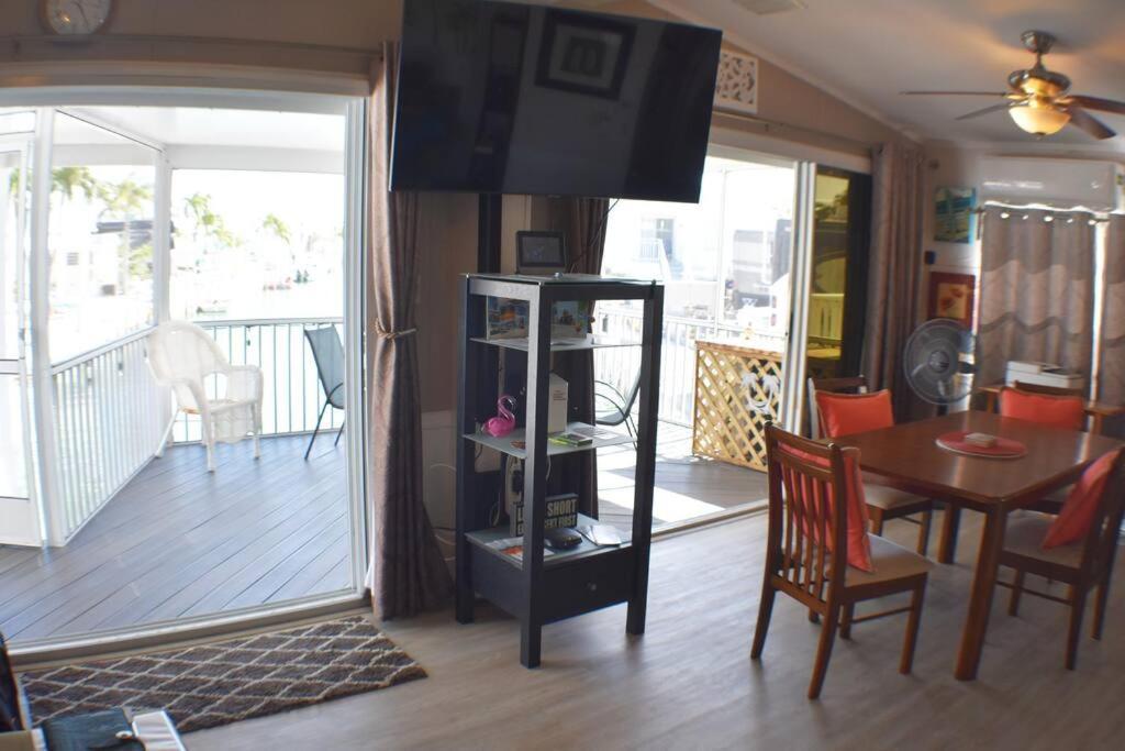 Pelican'S Roost, Waterfront Comfort At Venture Out Cudjoe Key Exterior photo